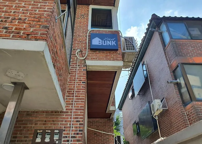 Bunk Backpackers 5*