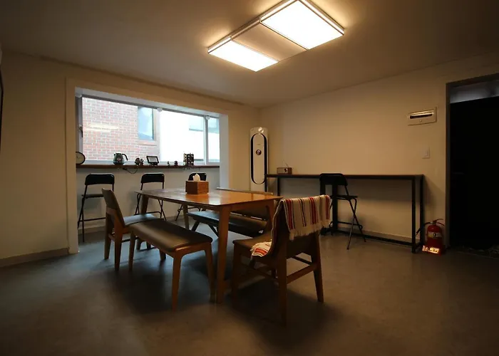 Bunk Backpackers 5*