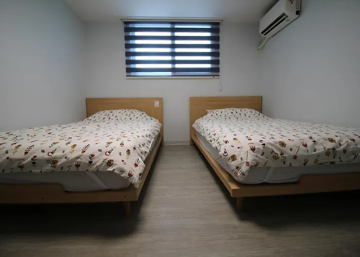 Bunk Backpackers