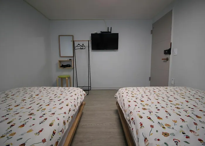 Bunk Backpackers Guest house 5*
