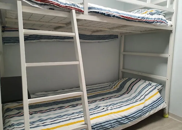 Bunk Backpackers Guest house 5*