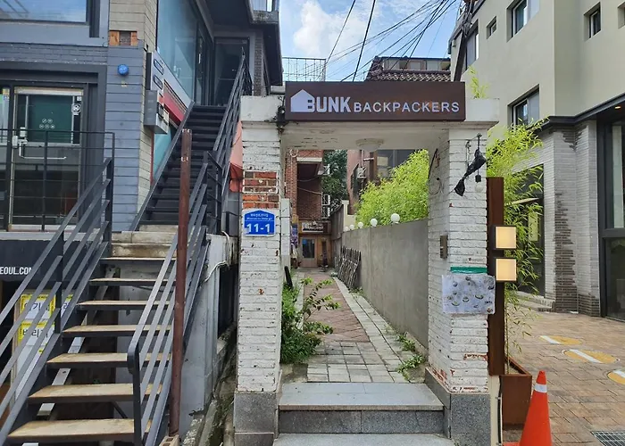 Bunk Backpackers Guest house 5*