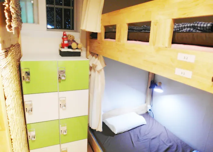 Bunk Backpackers Guest house