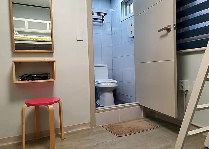 Guest house Bunk Backpackers 5*